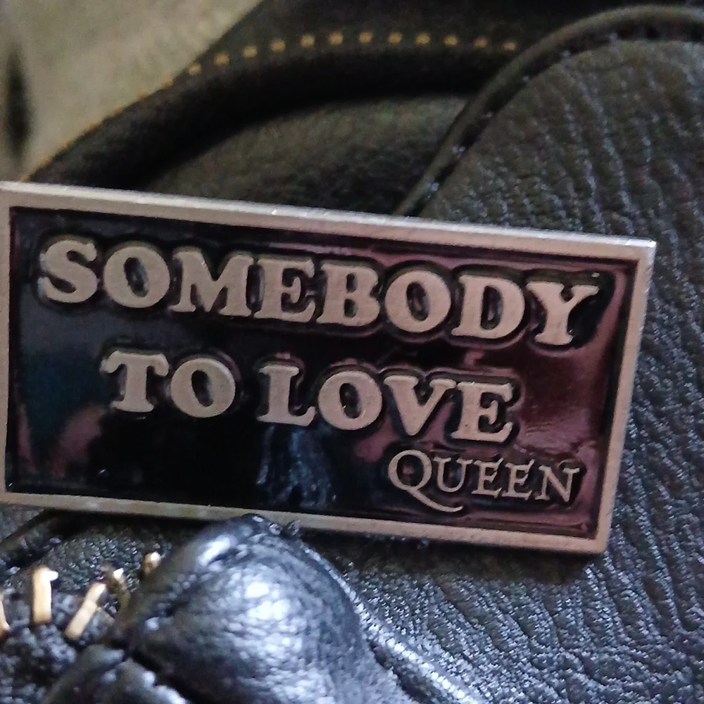 Queen Somebody To Love Enamel Pin - Picture 2 of 3